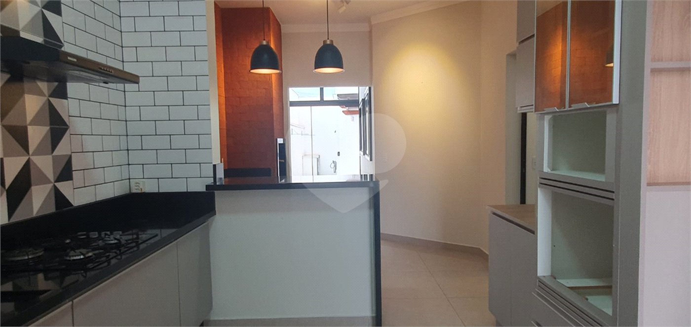 Casa à venda com 3 quartos, sendo 1 suíte,  no condomínio Reserva das Paineiras, Itapetininga - SP