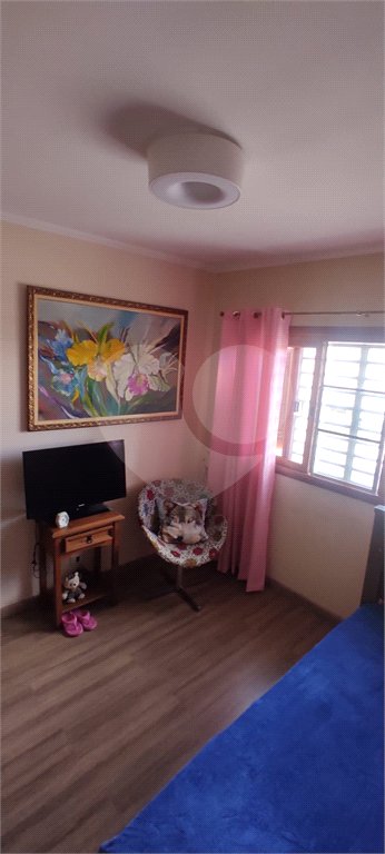 Casa à venda com 3 quartos, sendo 1 suíte,  no condomínio Residencial Vila Irmãos Arnoni, São Paulo - SP