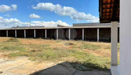 Terreno à venda com 1 quarto em Vila Carolina, Itapetininga, SP