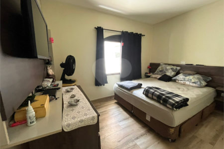 Sobrado à venda com 3 quartos, sendo 1 suíte, em Vila Paulicéia, São Paulo, SP