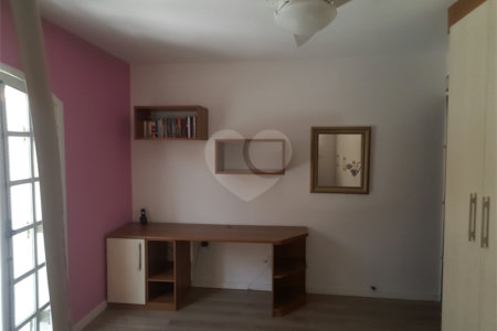 Sobrado à venda com 3 quartos, sendo 1 suíte, em Jardim Caravelas, São Paulo, SP
