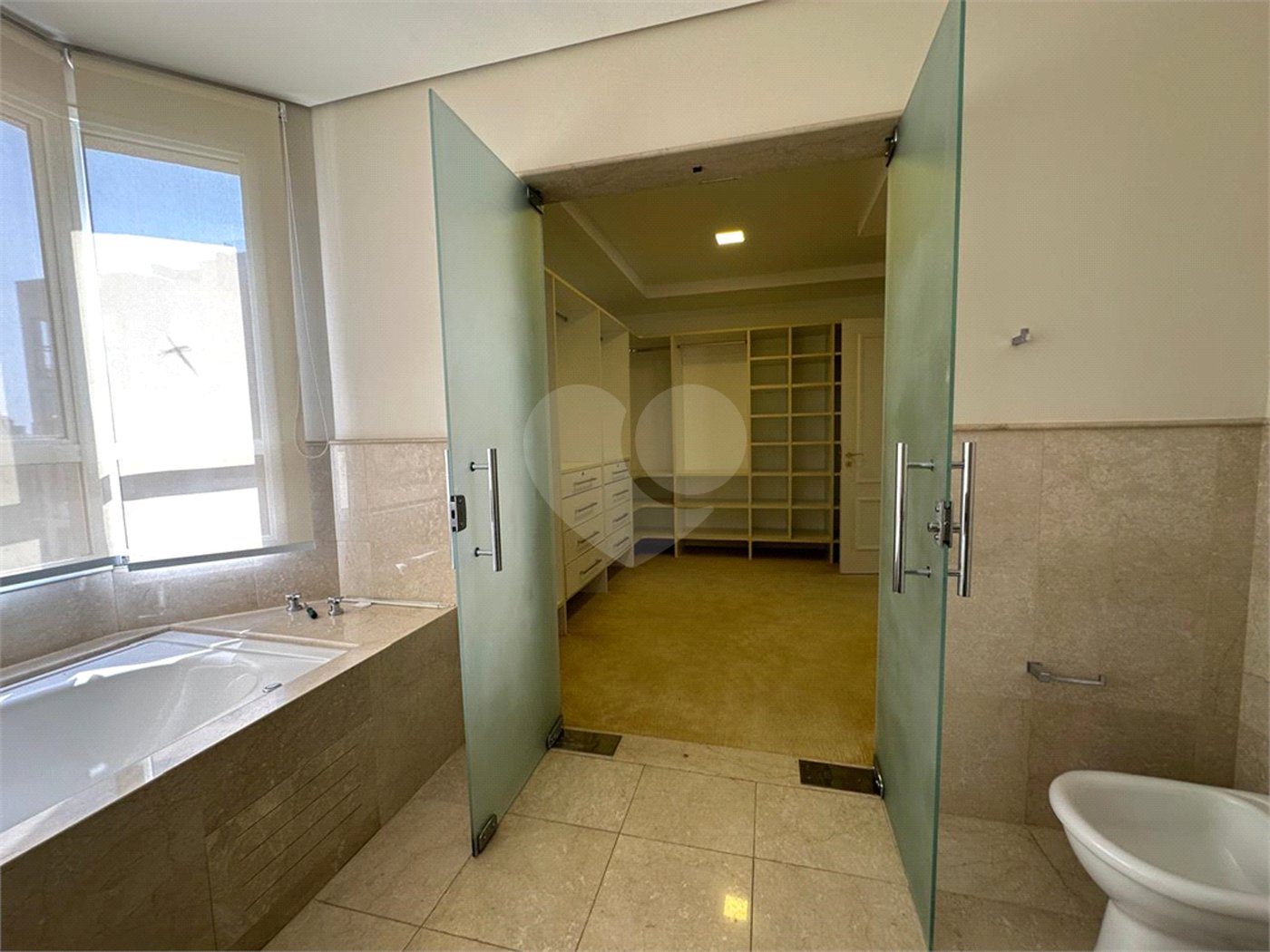 Apartamento para alugar com 4 suítes em Jardim Fonte do Morumbi, São Paulo, SP