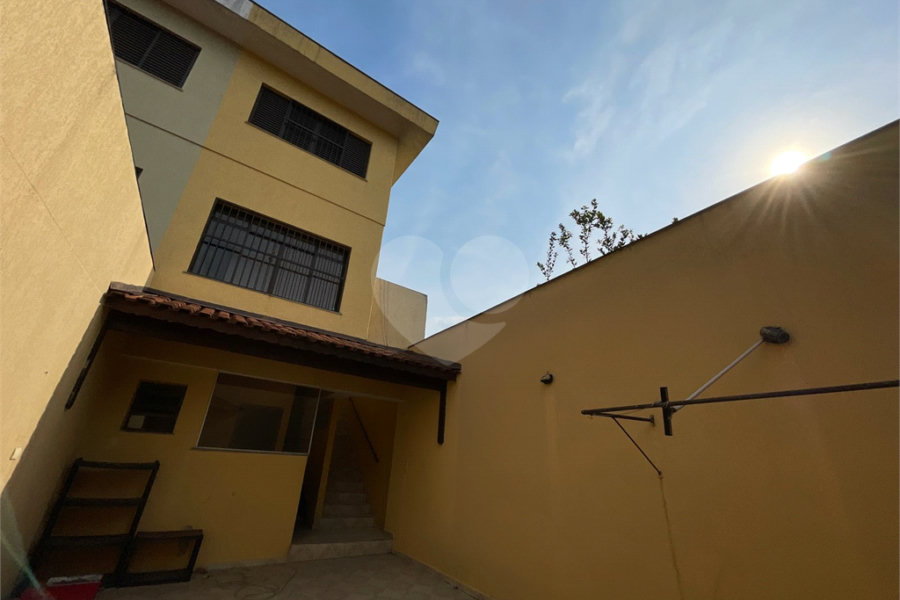 Sobrado à venda com 4 quartos, sendo 1 suíte, em Vila Nova Cachoeirinha, São Paulo, SP