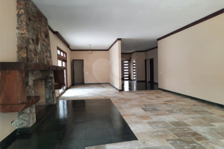 Casa Térrea à venda com 3 suítes em Interlagos, São Paulo, SP