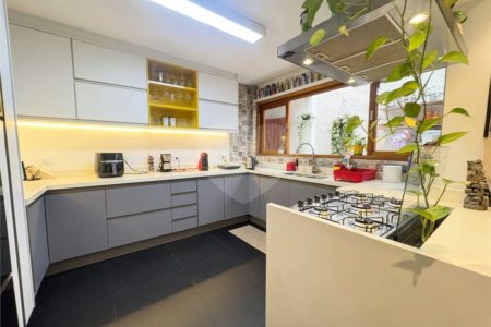 Casa à venda com 3 quartos, sendo 1 suíte, em Brooklin Paulista, São Paulo, SP