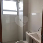 Apartamento no condomínio Monte Berlim