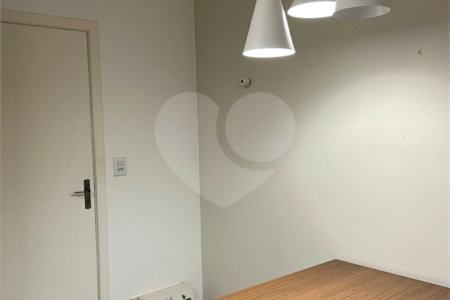 Casa à venda com 2 suítes no condomínio Recanto dos Ipes, Atibaia - SP