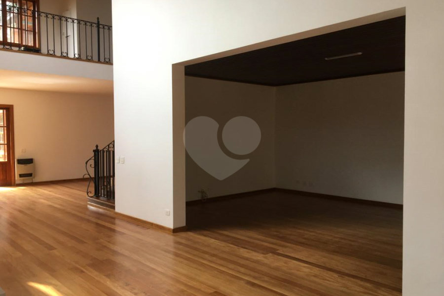 Casa à venda com 5 quartos, sendo 4 suítes,  no condomínio Cantareira, Mairiporã - SP