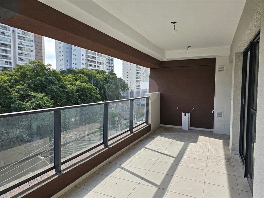 Apartamento à venda com 3 quartos, sendo 1 suíte, em Alto da Boa Vista, São Paulo, SP