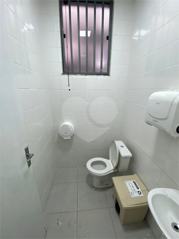 Salão para alugar em Vila Romanópolis, Ferraz de Vasconcelos, SP