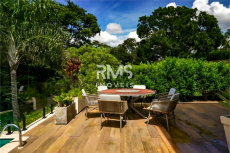 Casa à venda com 5 suítes no condomínio Plaza Athenee, Itu - SP