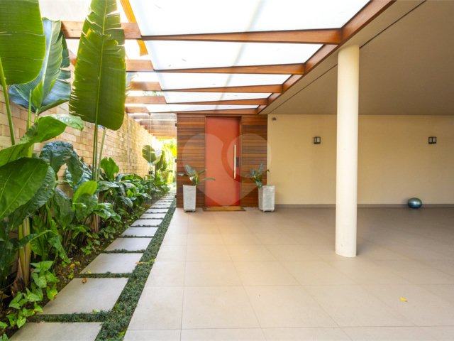 Casa à venda com 4 suítes no condomínio Vila Flora, São Paulo - SP