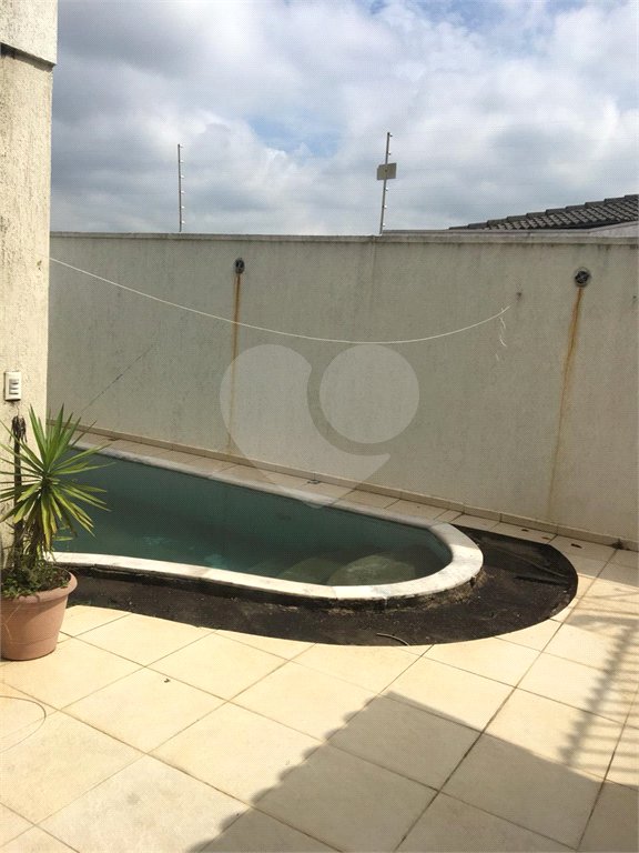 Sobrado à venda com 4 quartos, sendo 1 suíte, em Tremembé, São Paulo, SP