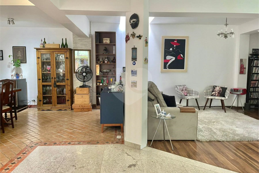 Sobrado à venda com 3 quartos, sendo 2 suítes, em Vila Mariana, São Paulo, SP