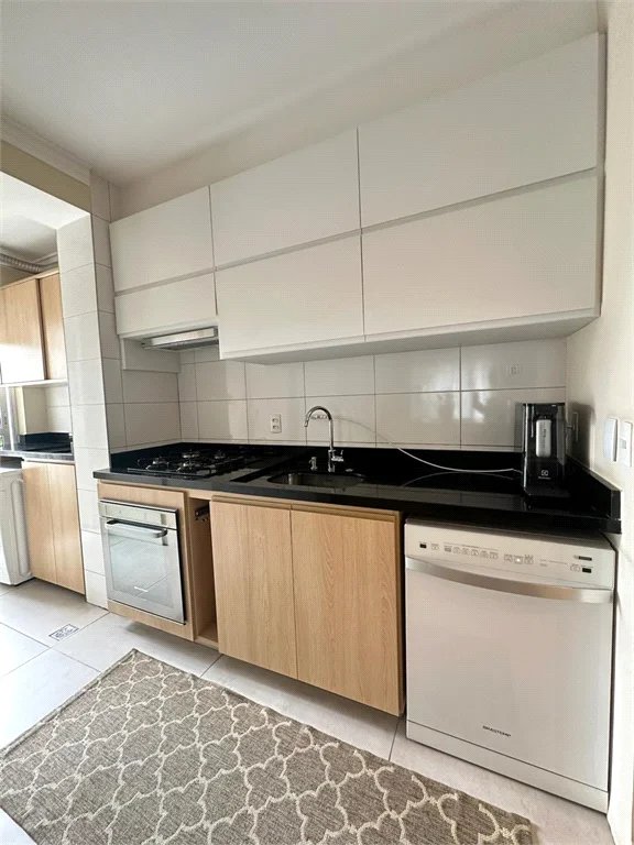 Apartamento à venda com 3 quartos, sendo 1 suíte,  em Vila Andrade, São Paulo, SP