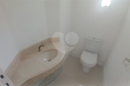 Apartamento à venda com 3 quartos, sendo 1 suíte,  em Vila Andrade, São Paulo, SP