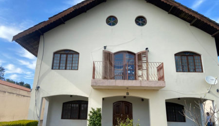 Casa à venda com 5 quartos, sendo 4 suítes,  no condomínio Vilarejo Estoril, Mairiporã - SP
