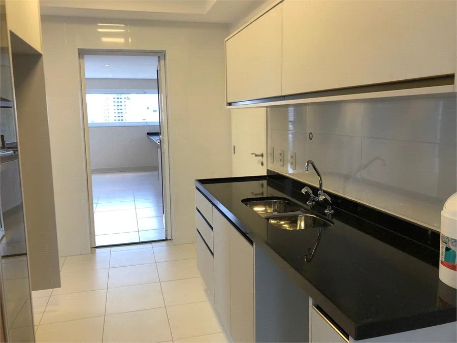 Apartamento à venda ou para alugar com 3 suítes em Santo Amaro, São Paulo, SP