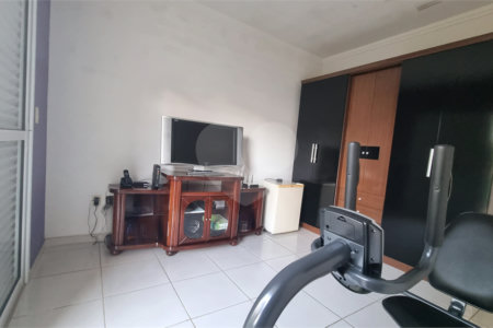 Casa à venda com 4 quartos, sendo 3 suítes,  no condomínio Residencial Villa dos Inglezes, Sorocaba - SP