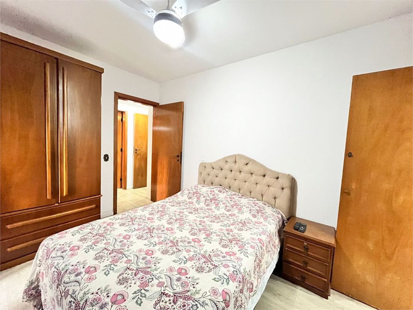 Apartamento com 2 Quartos e 2 Vagas à Venda em Pitangueiras – Guarujá/SP