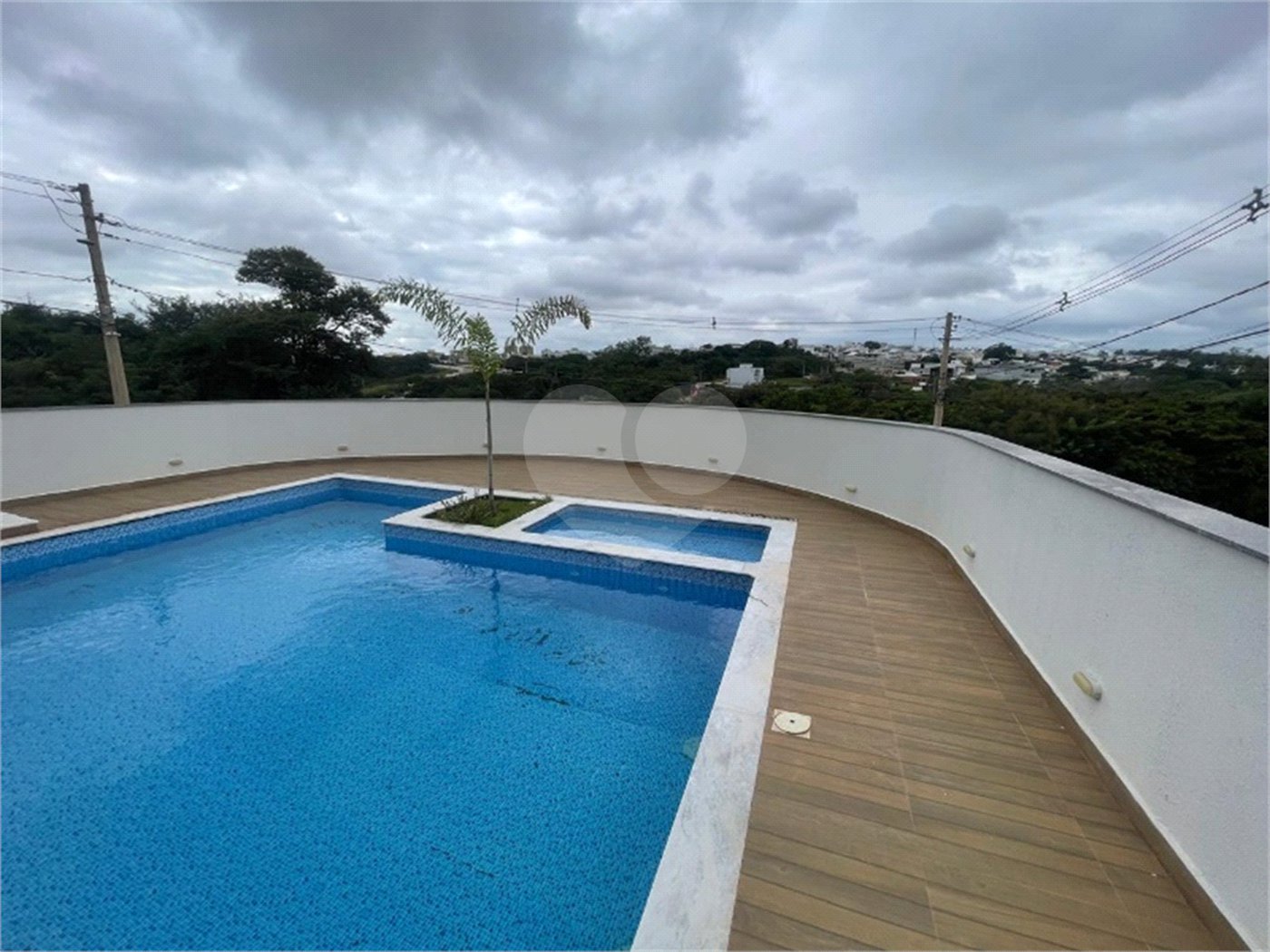 Casa à venda com 3 suítes no condomínio Jardim Residencial Helena Maria, Sorocaba - SP