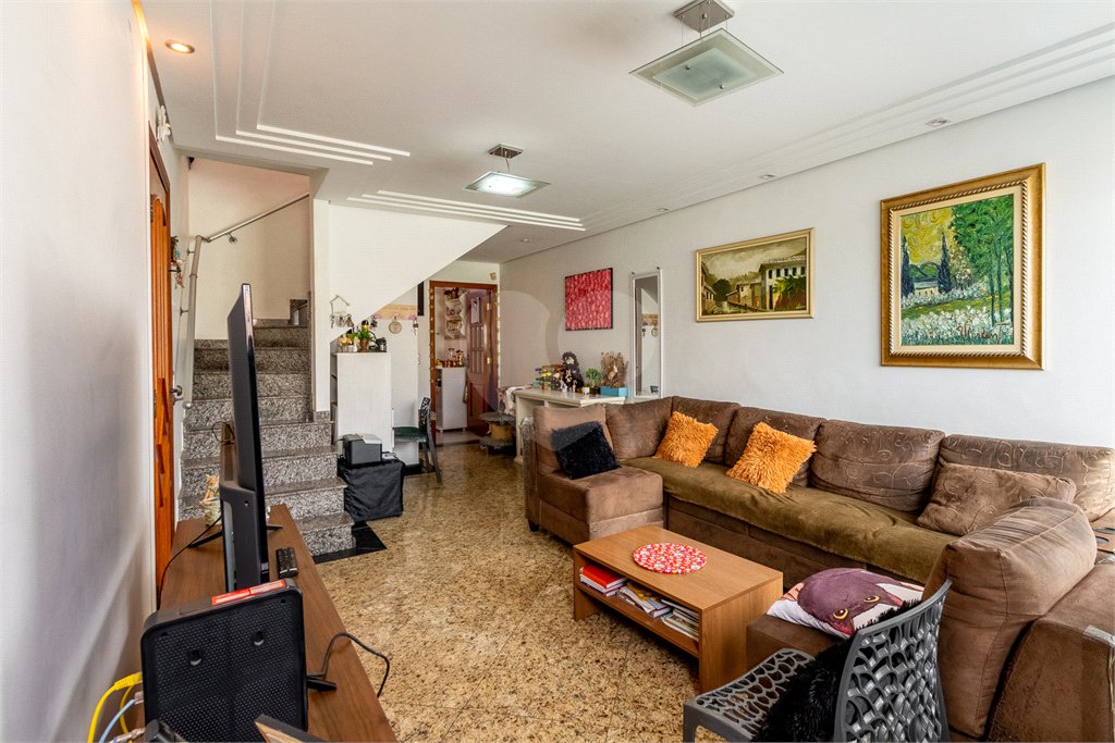 Sobrado à venda com 4 quartos, sendo 3 suítes, em Vila Gustavo, São Paulo, SP