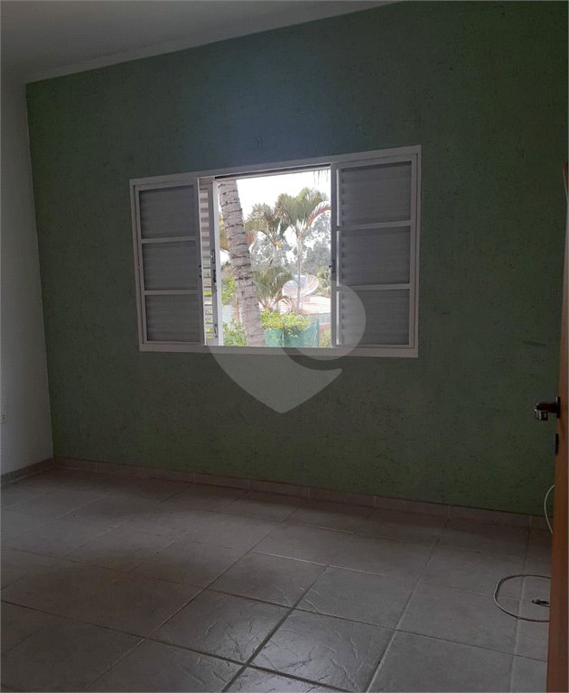 Casa à venda com 3 quartos, sendo 1 suíte, no condomínio Zuleika Jabour, Salto - SP