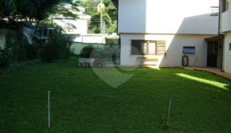 Sobrado à venda com 4 quartos, sendo 2 suítes,  em Santo Amaro, São Paulo, SP