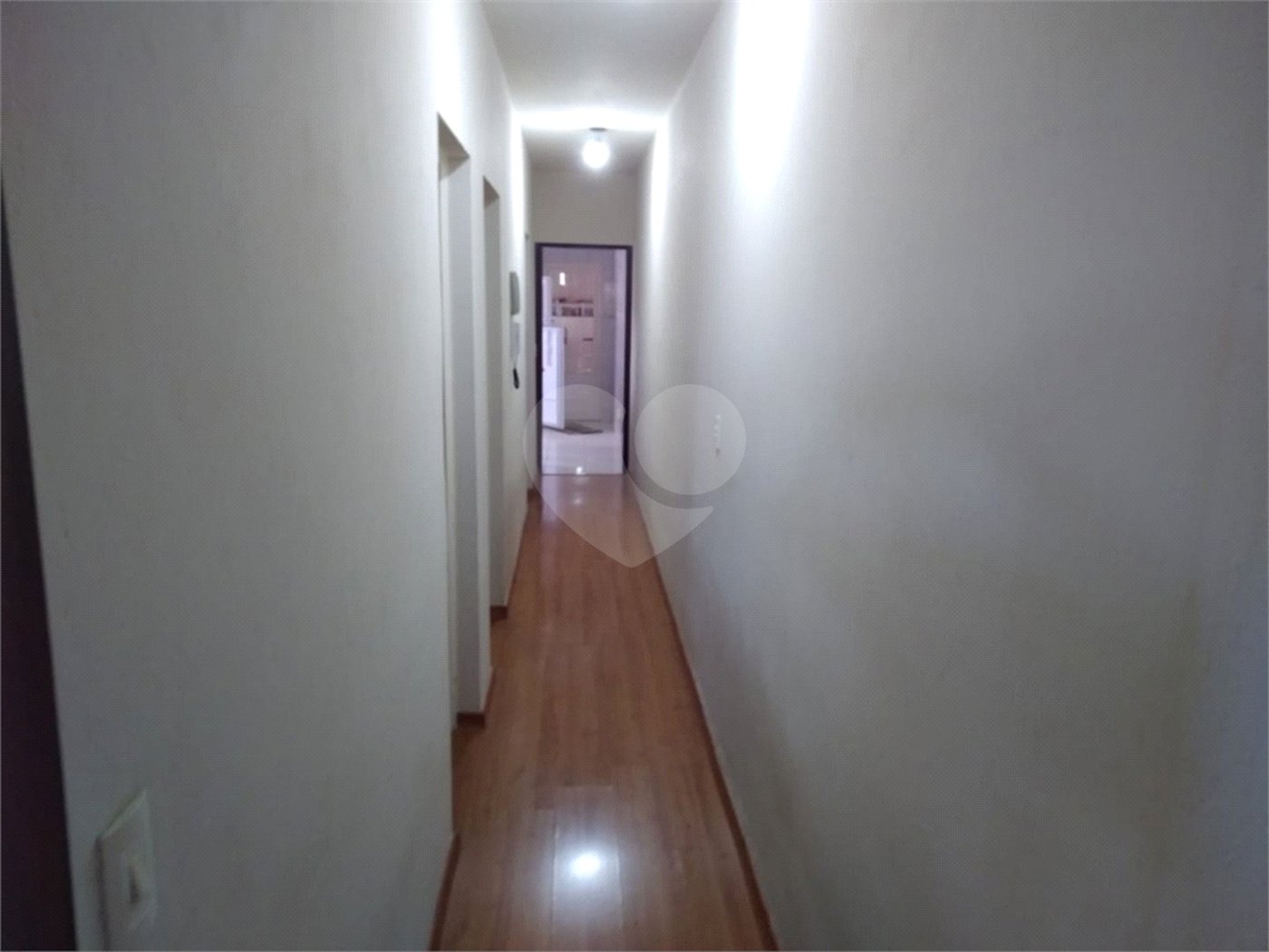 Sobrado à venda com 2 quartos em Reneville, Mairinque, SP