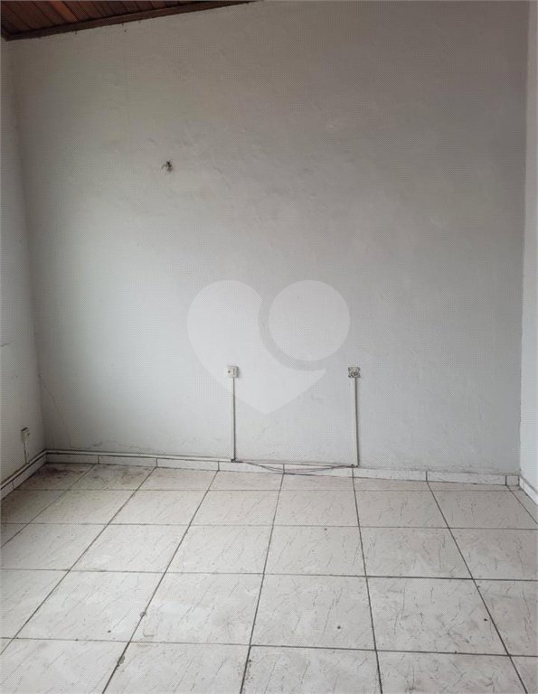 Casa de Vila à venda com 2 quartos em Vila Hortência, Sorocaba, SP