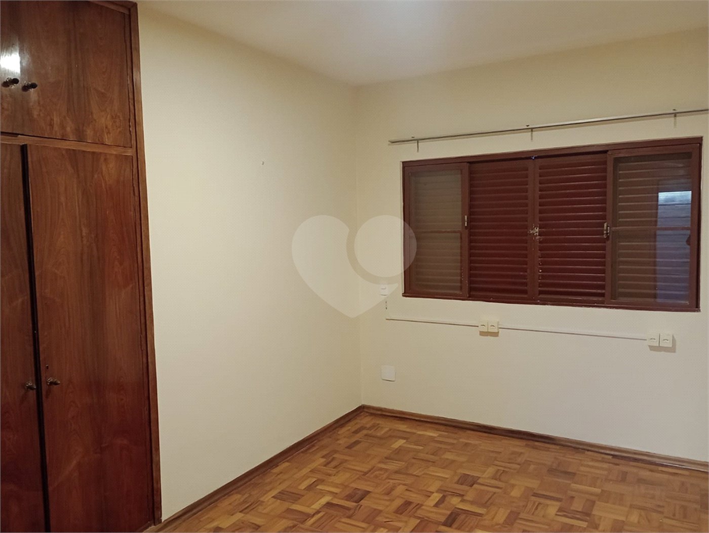 Casa à venda com 4 quartos, sendo 1 suíte, em Vila Rosa, Itapetininga, SP