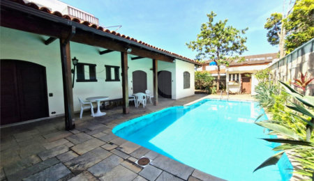 Casa Térrea à venda com 5 quartos, sendo 3 suítes,  em Granja Julieta, São Paulo, SP