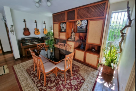 Sobrado com 300m² , 3 dormitórios , sendo 2 suítes , 4 vagas , à venda no Jabaquara.