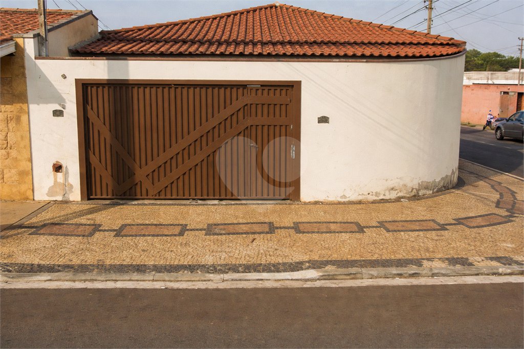 Casa à venda com 4 quartos, sendo 1 suíte, em Jardim Cruzeiro do Sul, São Carlos, SP