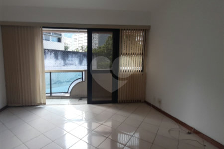Apartamento à venda com 3 quartos, sendo 1 suíte,  em Lagoa, Rio de Janeiro, RJ