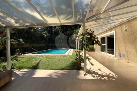 Casa à venda ou para alugar com 4 quartos, sendo 3 suítes, em Alto da Boa Vista, São Paulo, SP