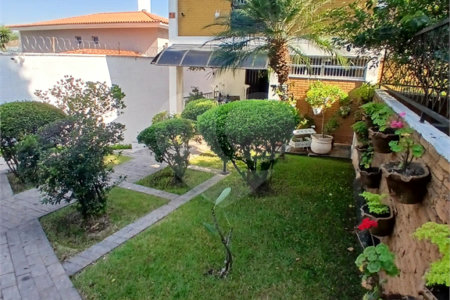 Sobrado à venda com 4 quartos, sendo 2 suítes, em Jardim Leonor, São Paulo, SP