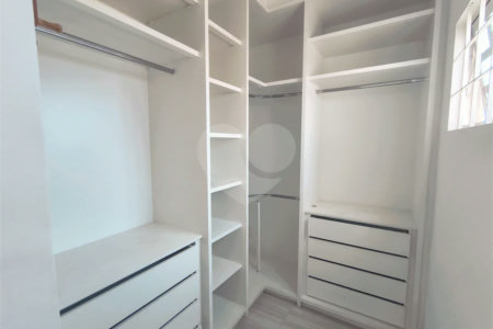 Casa com Suíte Master, Closet, Piscina e Espaço Gourmet Próxima ao Parque Ecológico- 03 quartos -com quintal