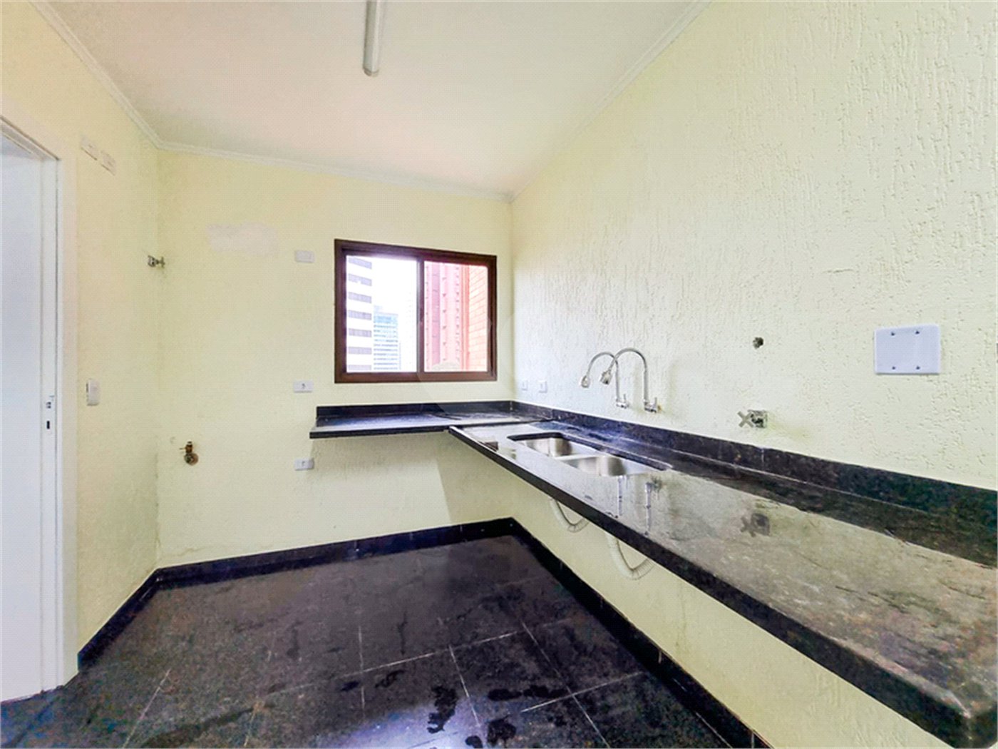 Apartamento à venda com 4 suítes em Vila Suzana, São Paulo, SP