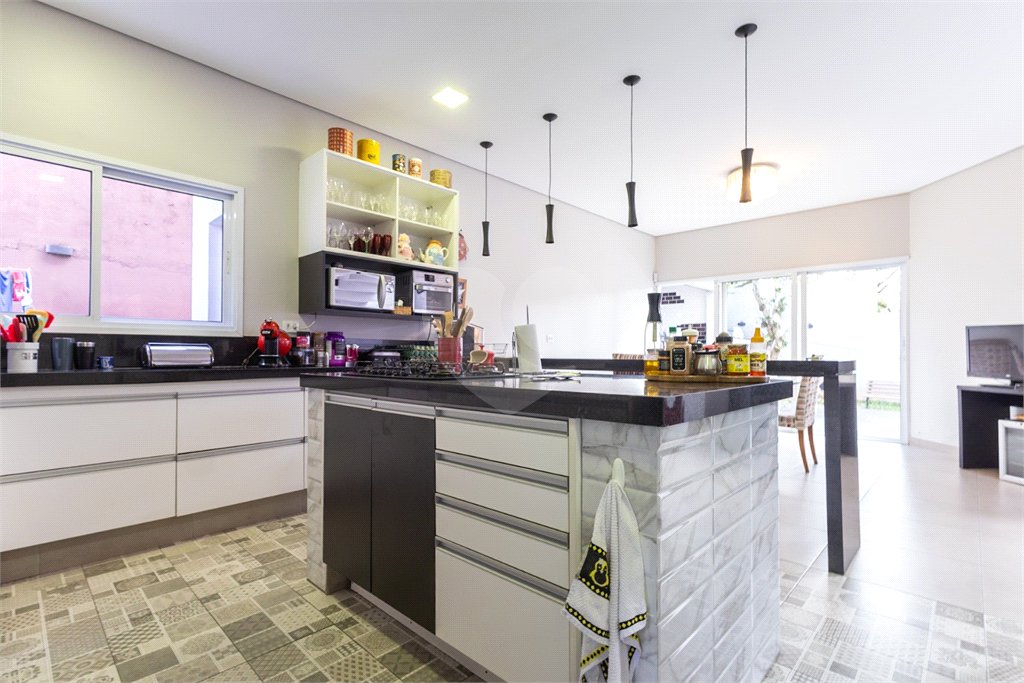 Casa à venda com 4 suítes no condomínio Villa Castanheira, São Paulo - SP