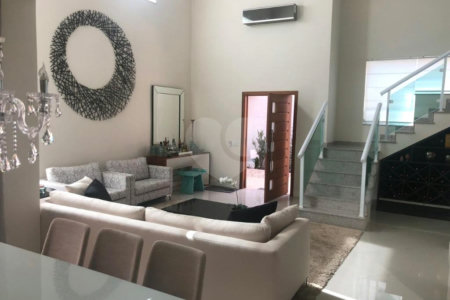Casa à venda com 3 suítes no condomínio Parque das Graças, Atibaia - SP
