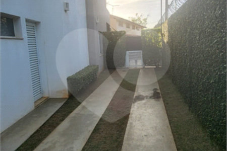 Casa à venda com 5 quartos, sendo 3 suítes, no condomínio Residencial Saint German, Araçoiaba da Serra - SP