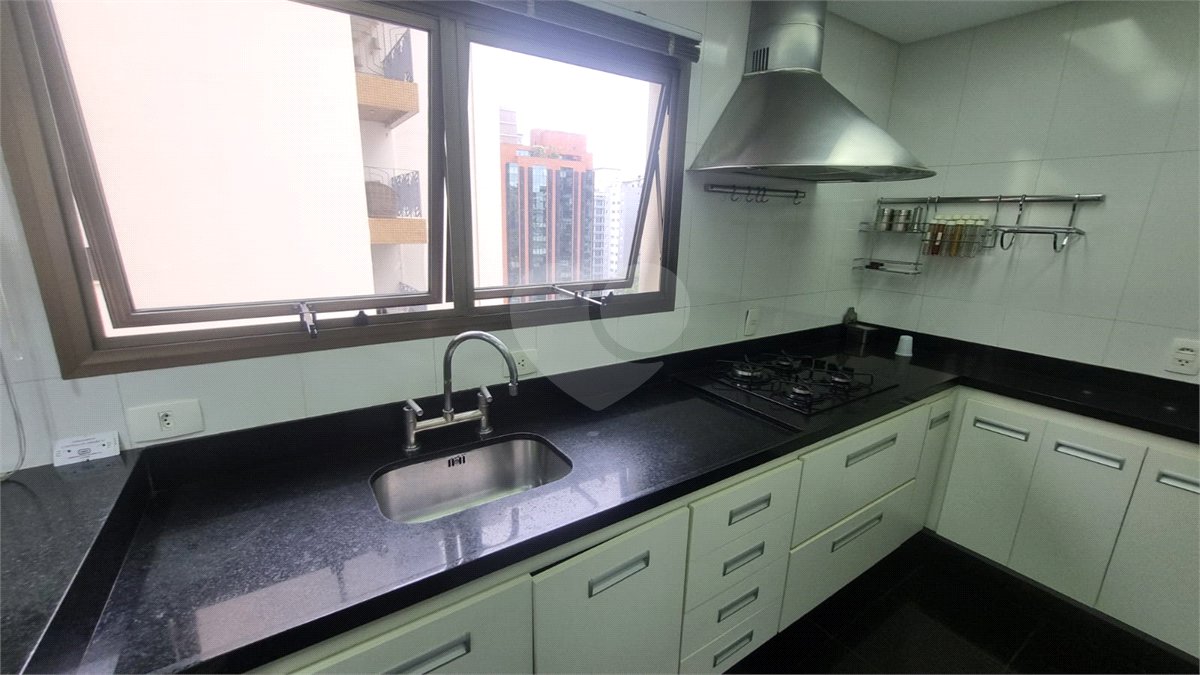 Apartamento à venda com 3 quartos, sendo 1 suíte,  em Indianópolis, São Paulo, SP