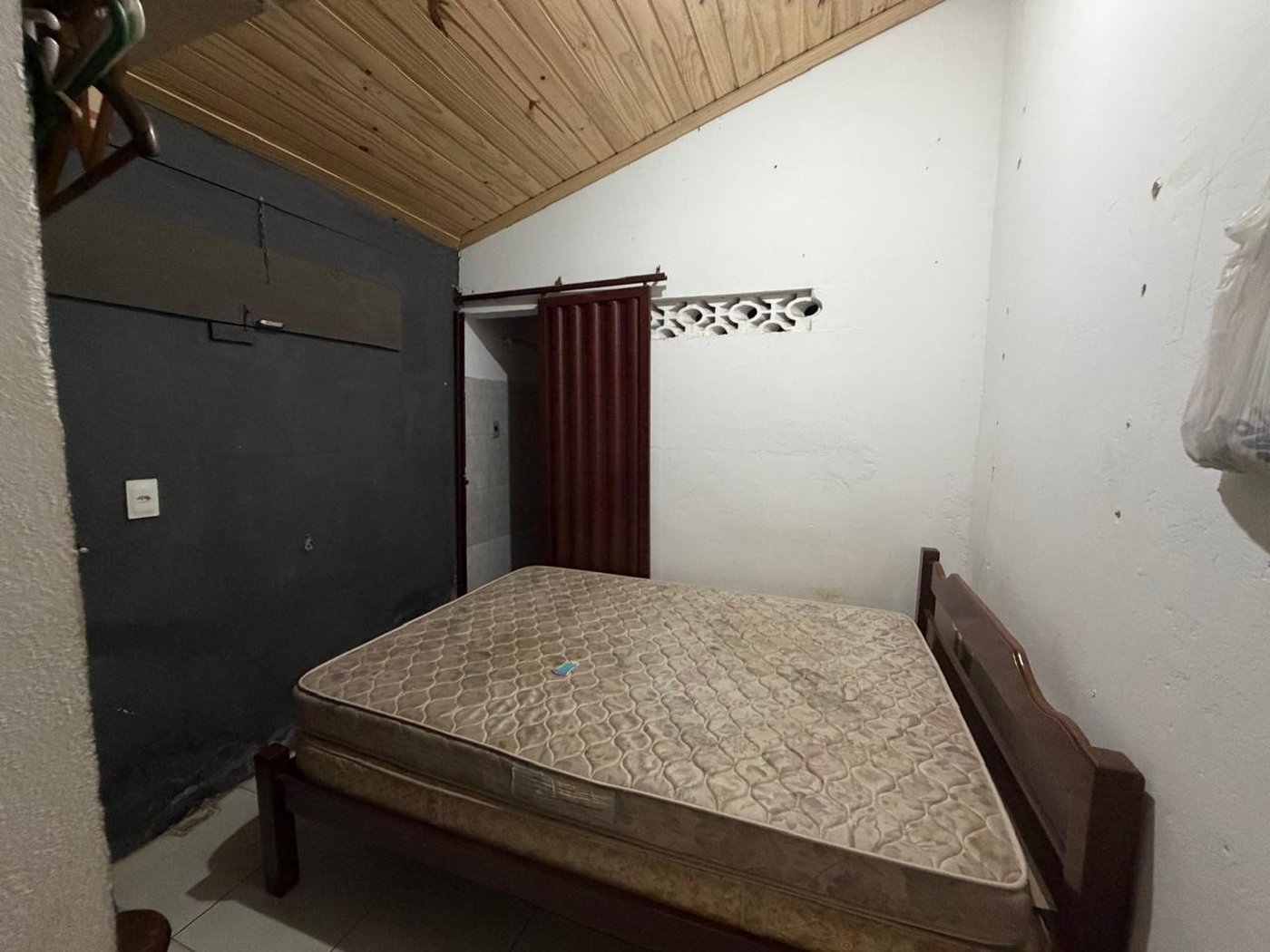 Casa Térrea à venda com 9 quartos, sendo 2 suítes, no condomínio Seranila, Monte Mor - SP