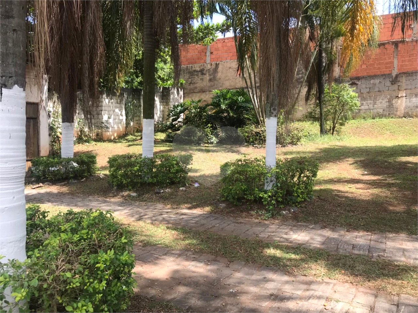 Casa à venda ou para alugar com 4 quartos, sendo 1 suíte, em Chácaras Leão, Votorantim, SP