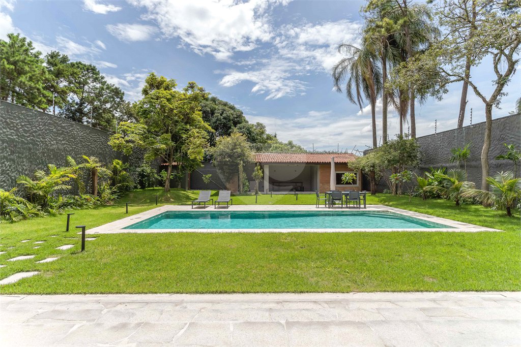 Sobrado à venda com 5 suítes em Jardim dos Estados, São Paulo, SP