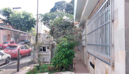 Casa Térrea à venda com 3 quartos, sendo 1 suíte,  em Parque Jabaquara, São Paulo, SP