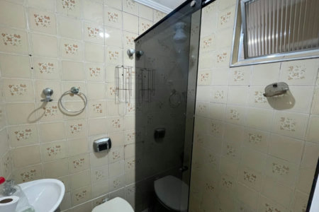Apartamento 2 dormitórios + dependência, 1 vaga demarcada, no Campo Grande, Santos