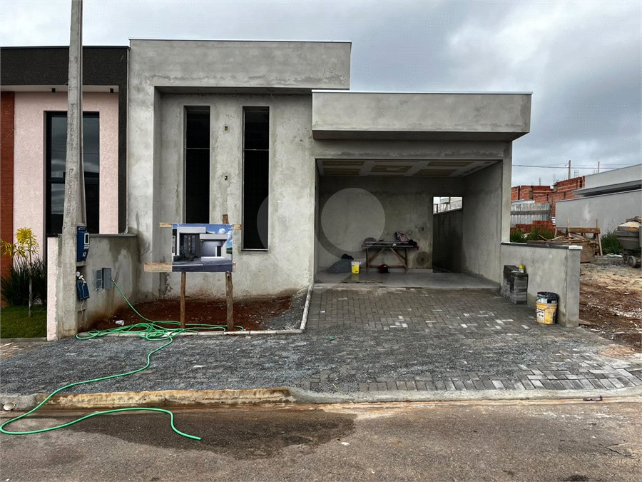 Casa à venda com 3 quartos, sendo 1 suíte, no condomínio Residencial Tivolli, Itapetininga - SP