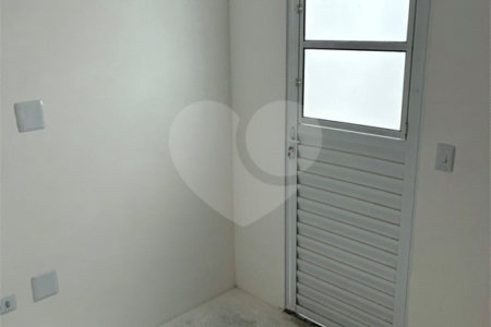 Sobrado à venda com 3 quartos, sendo 1 suíte,  em Calmon Viana, Poá, SP